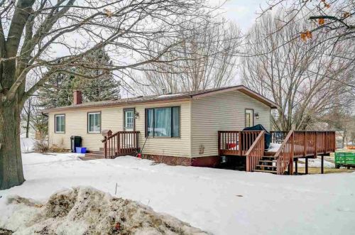 310 Chapel St, Dodgeville, WI 53533-1536