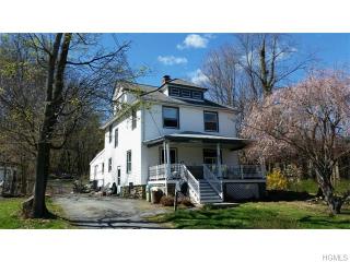 33 Swezey Pl, Monroe, NY 10950-2608
