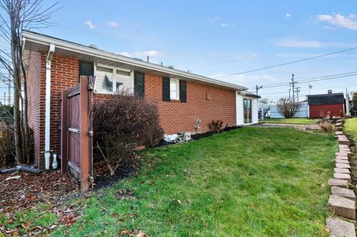 1804 4th St, Beaver Falls PA  exterior