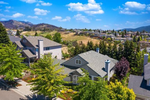 5914 Sunhawk Dr, Santa Rosa, CA 95409-7304