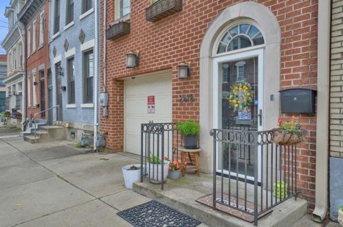 2418 Jane St, Pittsburgh, PA 15203-2214