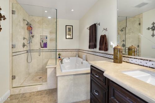 2231 Victoria Ave, Oxnard CA  93035-2930 exterior