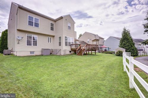 17509 Tedler Cir, Round Hill, VA 20141-2165