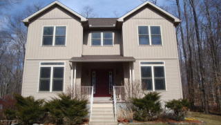 41 Lehigh Dr, Gouldsboro, PA 18424-9055