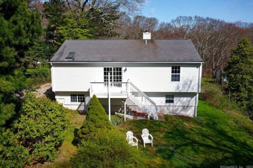 159 Azalea Dr, Groton CT  06340-4126 exterior