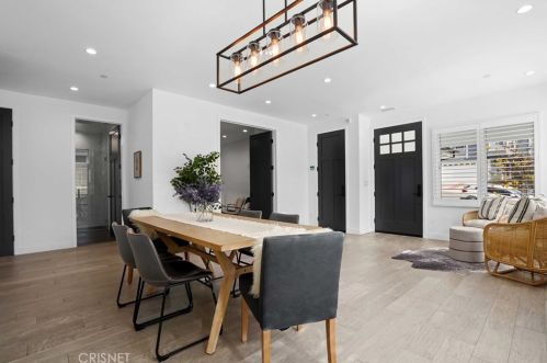 3213 Pine Ave, Manhattan Beach CA  90266-3615 exterior