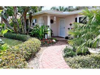 431 Shore Dr, Osprey, FL 34229-9617