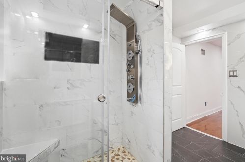 312 Manton St, Philadelphia PA  19147-5213 exterior