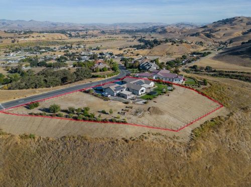 4025 Ashford Cir, Hollister CA  95023-8966 exterior