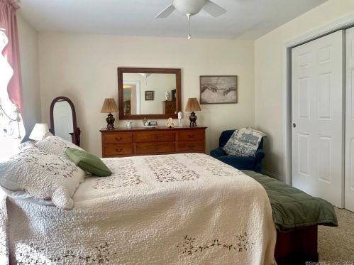 8 Park Ave, Plainville CT  06062-3223 exterior