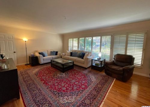 2118 Tondolea Ln, La Canada, CA 91011-1448
