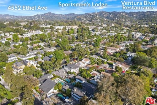 4552 Ethel Ave, North Hollywood CA  91605-4703 exterior