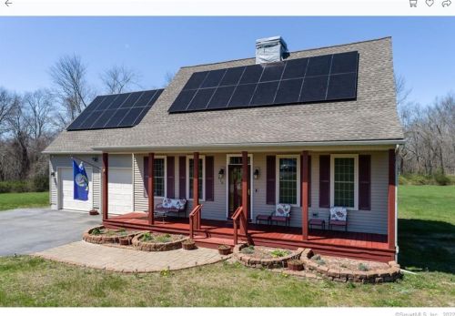 175 Squaw Rock Rd, Moosup, CT 06354-1749