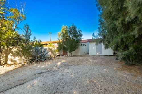 67658 Club House Dr, Desert Hot Springs CA  92241-7425 exterior