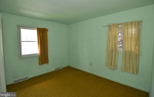 517 Wayne Dr, Navy Sup Dpt PA  17055-4985 exterior