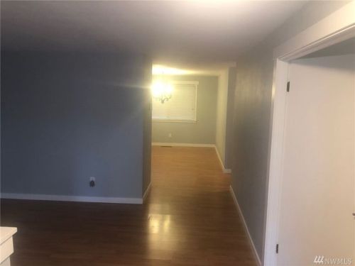 6217 85th St, Lakewood, WA 98499-2633