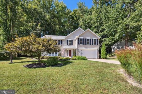 11808 Oakhurst Dr, Fredericksburg, VA 22407-8555