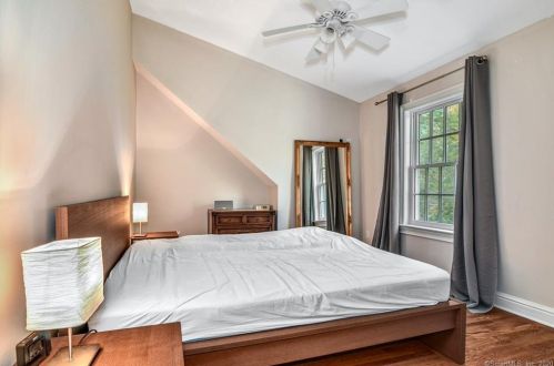 323 Smith Ridge Rd, New Canaan CT  06840-3625 exterior
