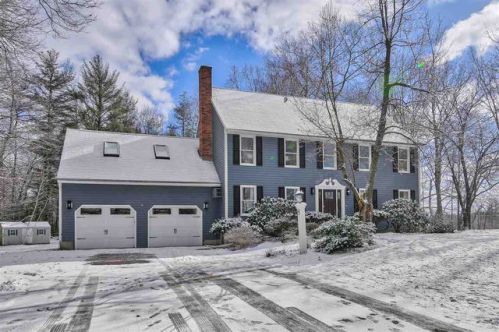 43 Nashua Rd, Windham, NH 03087-1406