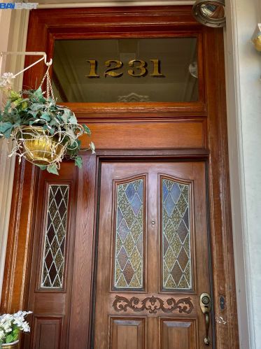 1231 Adeline St, Oakland CA 94607-2810 exterior