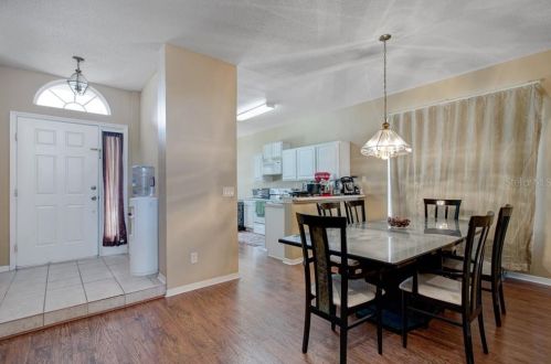 9909 Kona Isle Ct, Orlando, FL 32817-5206