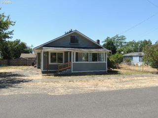 917 Ash St, Brownsville, OR 97327-2109
