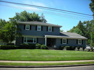 3 Evergreen Ln, Oceanport, NJ 07757-1021