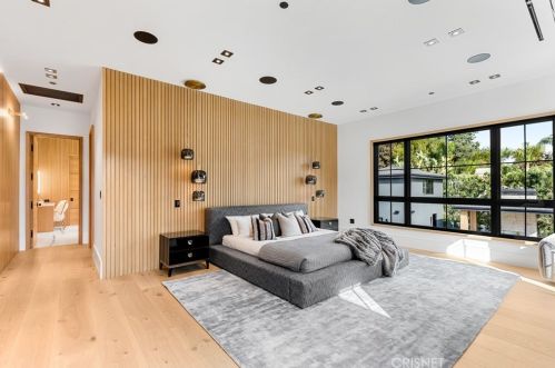 4508 Haskell Ave, Van Nuys CA  91436-3148 exterior