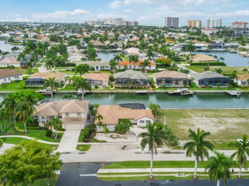 773 Holly Ct, Marco Island FL  34145-1915 exterior