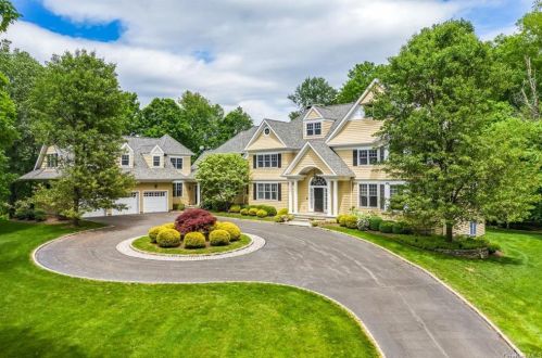 16 Threshing Rock Rd, Scotts Corners, NY 10576-2206