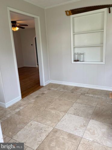 2912 Fairmont St, Falls Church, VA 22042-1307