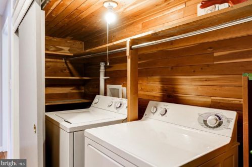 2958 Lincoln St, Camp Hill PA  17011-2832 exterior