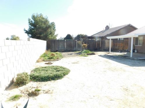 43528 32nd St, Lancaster CA  93535-4958 exterior