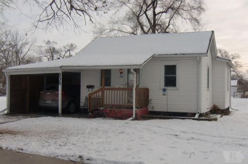 938 James St, Cliffland, IA 52501-5407