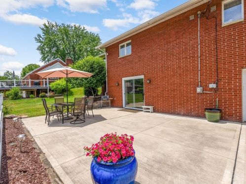1123 Country Club Rd, Monongahela, PA 15063-1013