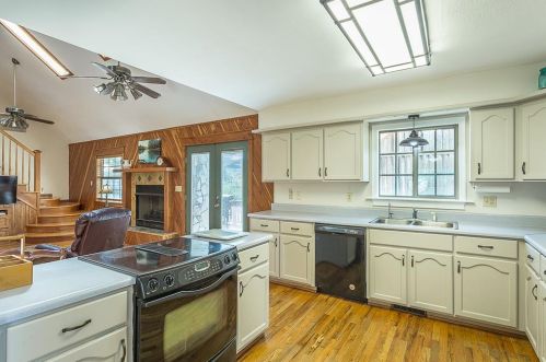 120 Old Ferry Dock Rd, Saint George Island, FL 32328-3340
