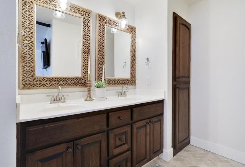 235 Meyenberg Ave, Ripon CA  95366-2921 exterior