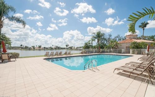 4577 Pasadena Ct, Naples FL  34109-3330 exterior