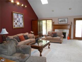 8595 Northwood Dr, Cleveland OH  44147-3420 exterior