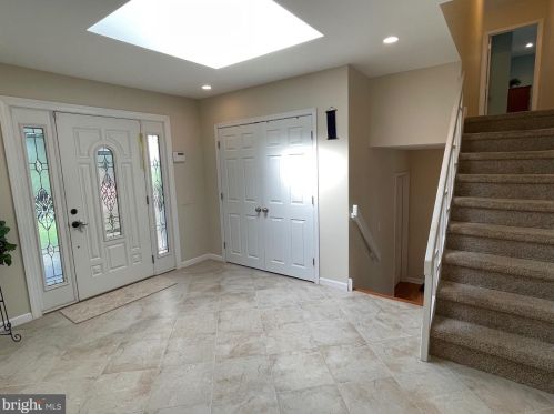 97 Ann Dr, Southampton, PA 18954-1638