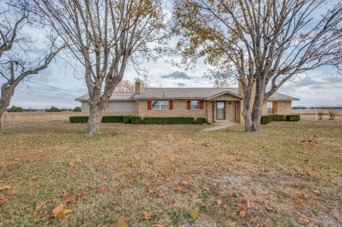 539 County Road 2292, Telephone, TX 75488-5415