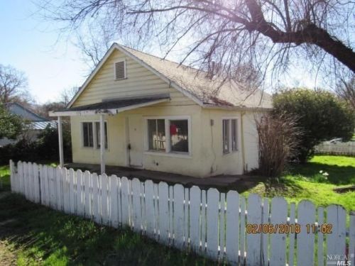 575 Armstrong St, Lakeport CA  95453-5205 exterior