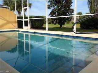 7695 Hernando Ct, Naples FL  34114-2645 exterior