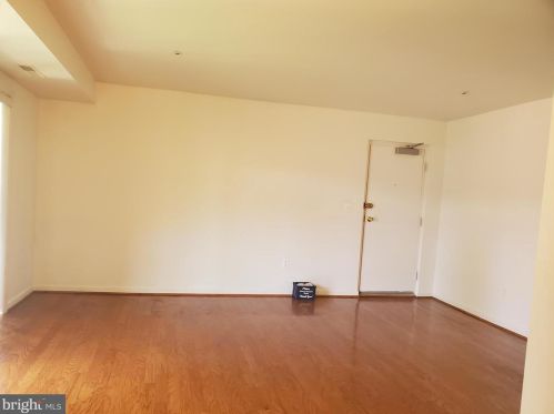 7316 Lee Hwy, Falls Church VA  22046-7316 exterior