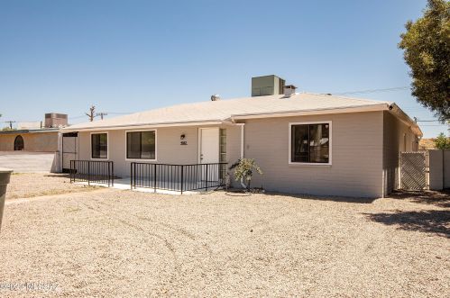4002 32nd St, Tucson, AZ 85711-6210