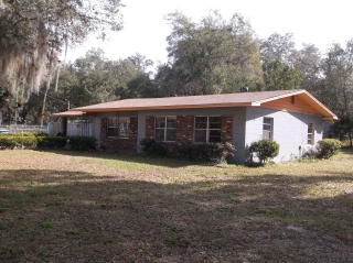223 3rd St, Chiefland, FL 32626-0941
