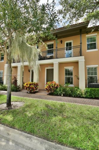 1220 147th Ave, Hollywood FL  33027-6172 exterior
