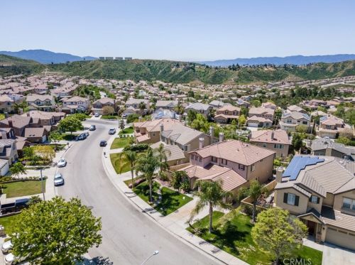 19628 Mathilde Ln, Santa Clarita, CA 91350-3884