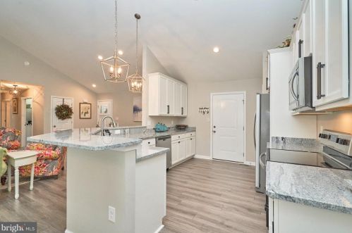 1201 Happy Ridge Dr, Front Royal VA  22630 exterior