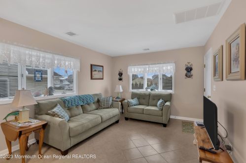 1950 Railway Ave, Pelican Island NJ  08751-1241 exterior